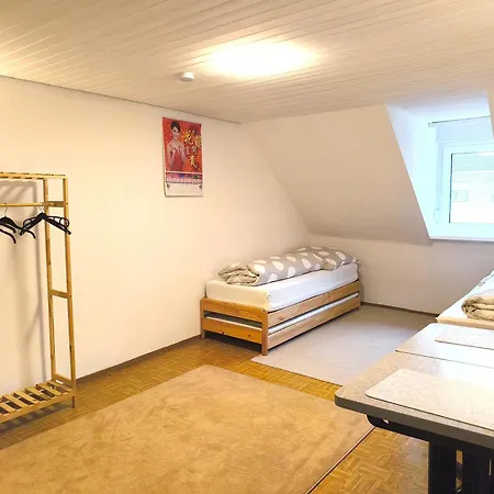 Ganze In Karlsruhe, 2 Schlafzimmer, 3 Betten, Kueche, Bad, Altbau, Stadtmitte *