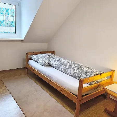 Ganze In Karlsruhe, 2 Schlafzimmer, 3 Betten, Kueche, Bad, Altbau, Stadtmitte דירה
