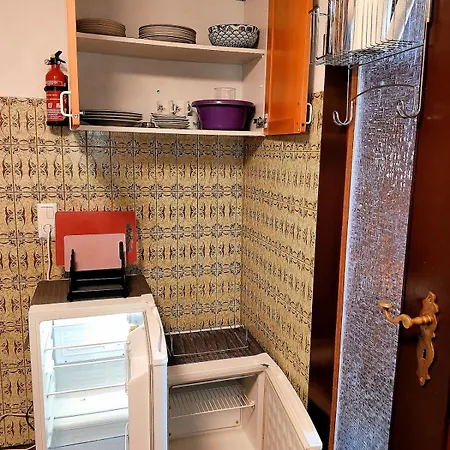 Ganze In Karlsruhe, 2 Schlafzimmer, 3 Betten, Kueche, Bad, Altbau, Stadtmitte * קרלסרוהה