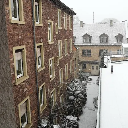 Ganze In Karlsruhe, 2 Schlafzimmer, 3 Betten, Kueche, Bad, Altbau, Stadtmitte *